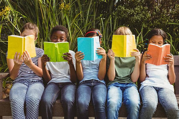 6 REASONS TO MAKE READING A HABIT IN KIDS